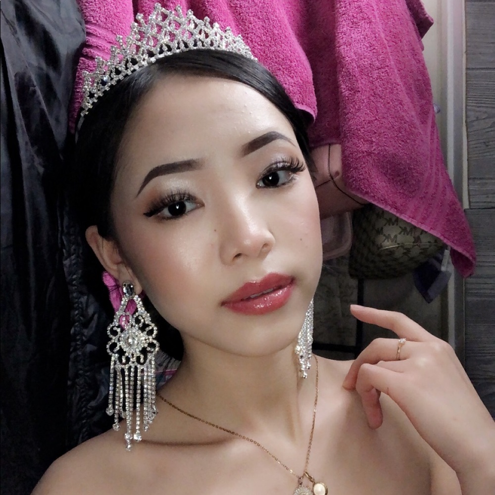 MKHjewelry Hmong Rhinestones Earring